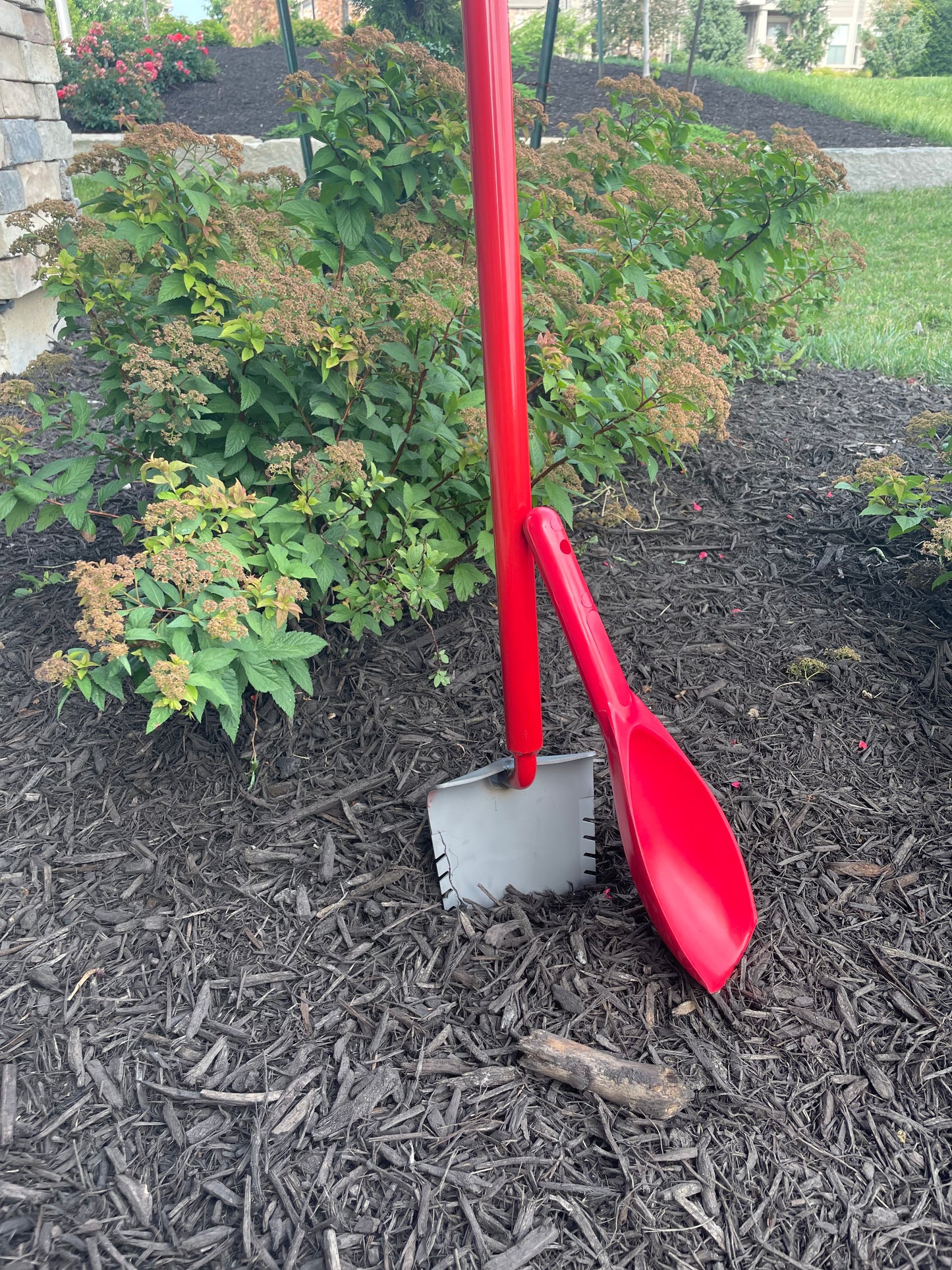 Red Garden Shovel & Red Garden Scoop Bundle Lifestyle Pic